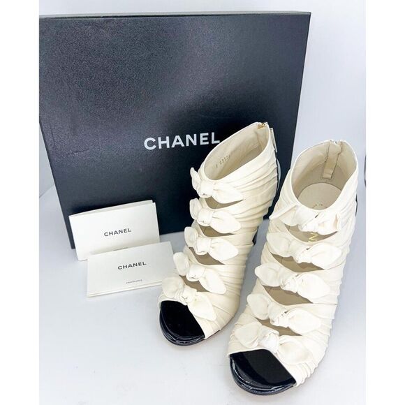 Authentic NWT CHANEL Ivory Bow Detail CC Logo Ruched Ankle Booties Size … - Picture 16 of 17